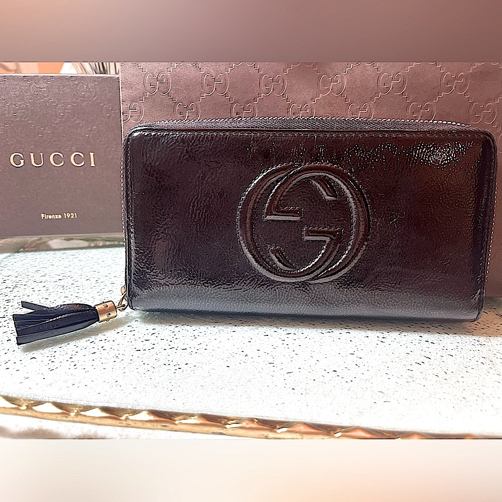 Gucci Soho Patent Leather Zippy Wallet